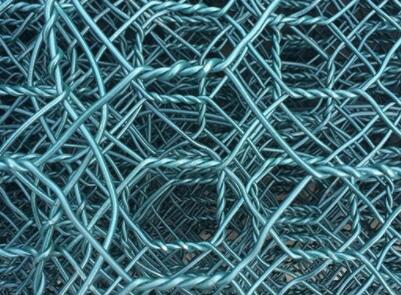 Plastic – coated six – sided barbed wire