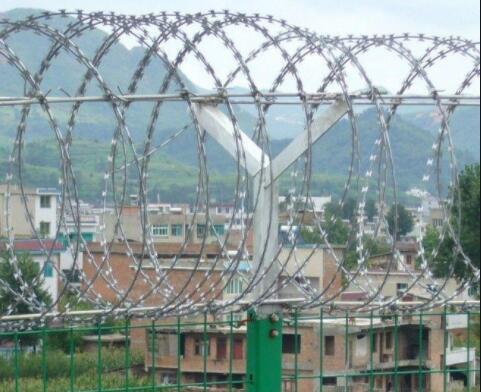 How to deal with the obsolete barbed rope guardrail?