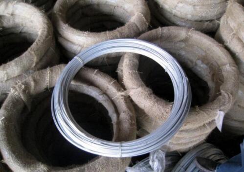 Drawing method of galvanized wire under different temperature environment