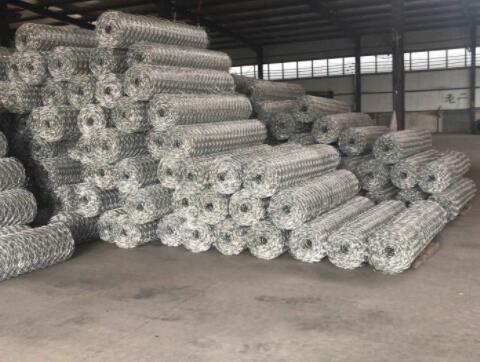 Plastic – coated six – sided barbed wire